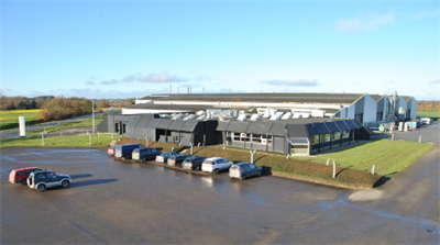 Fabriks bygning 29 kr kvm/måneden Fabriks bygning 29 kr kvm/måneden