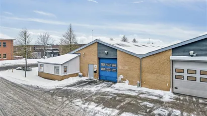 390 m² lager/kontor i større erhvervspark